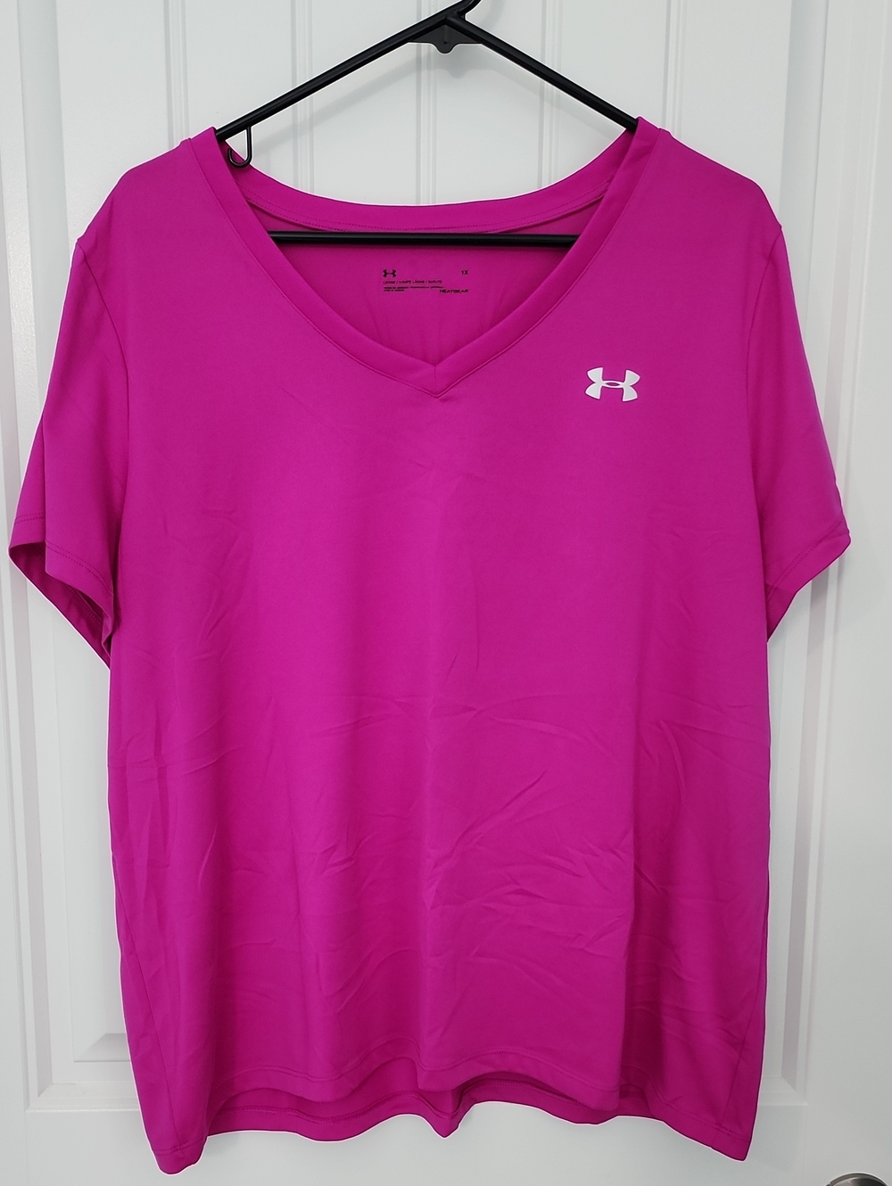 Under Armour Women's V-Neck Performance Tee in Hot Pink, Size 1X